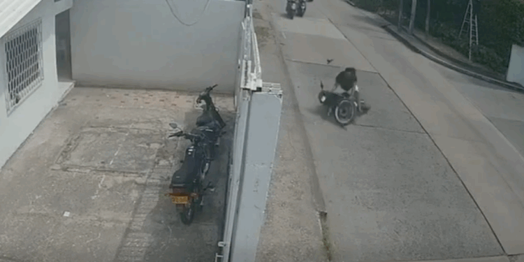 Peligroso accidente de motociclista en la tarde del pasado martes 14 de abril, por exceso de velocidad en la vía a San Luis, a la altura de Provigas. 